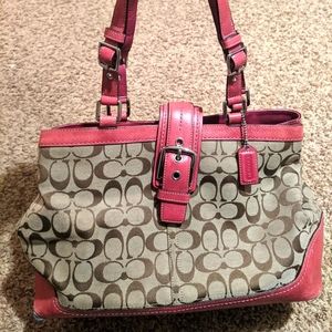 Classic Coach Shoulder Bag